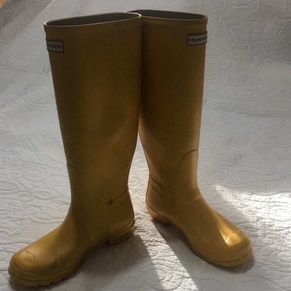 Classic Yellow Hunter Tall Wellie Rain Boots